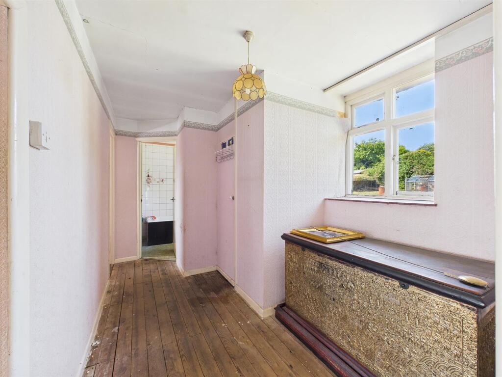 19 - Detached Cottage for Auction, Winford.jpg