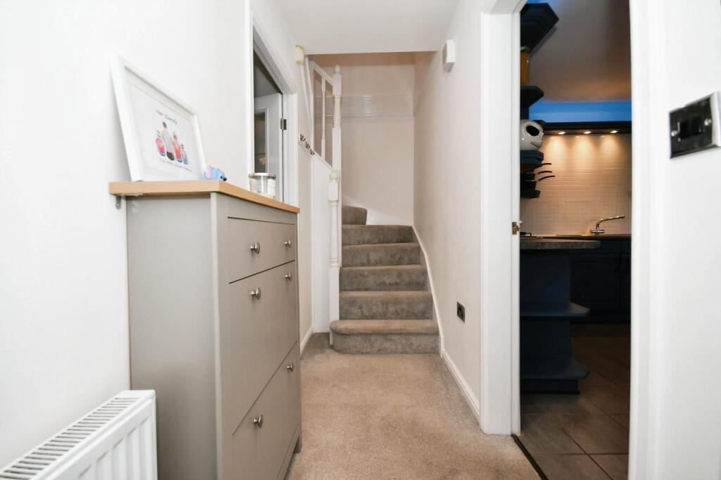 ENTRANCE HALL.jpg