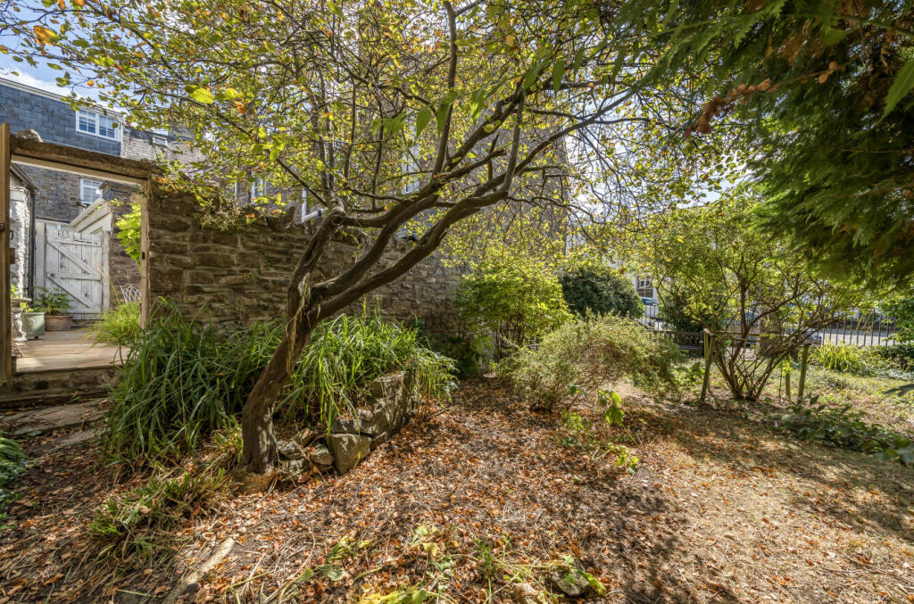 1340797-12-68a746...