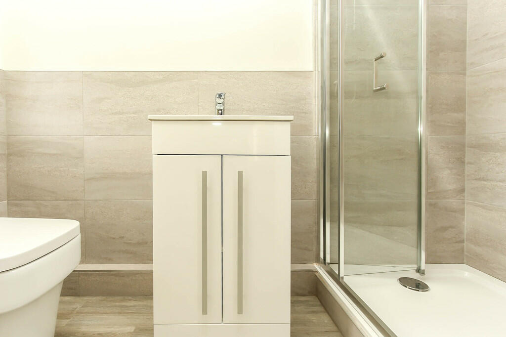 Ensuite Shower Ro...
