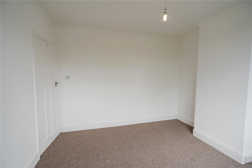 Bedroom 2 (2)