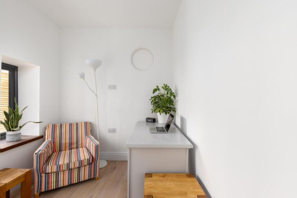 1 Sherbourne St, BS5-19.jpg