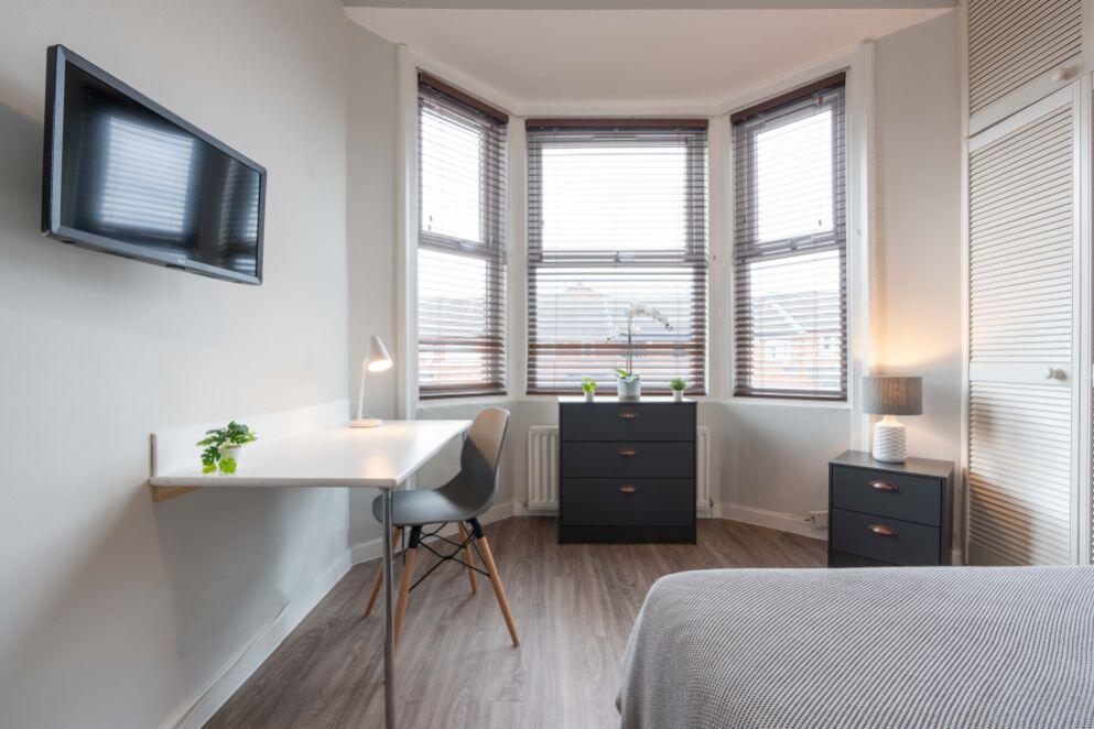 120DR - Bedroom 2