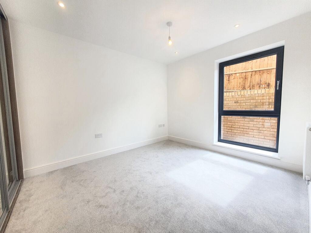 1 Double Bedroom