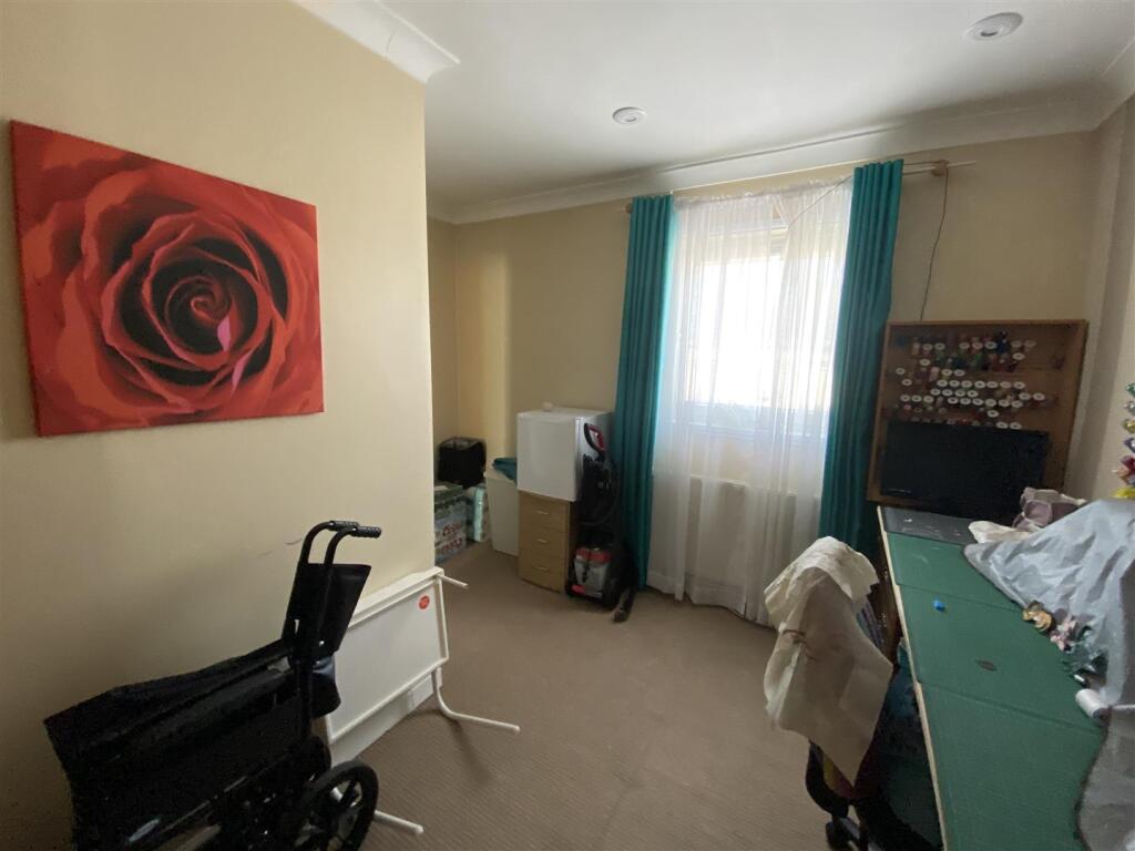 Bedroom no.3 front double: