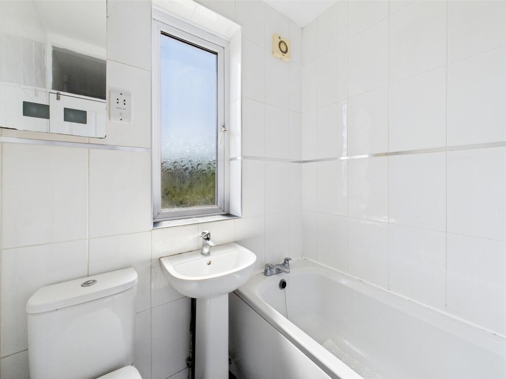 CAM05192G0-PR0059-STILL011