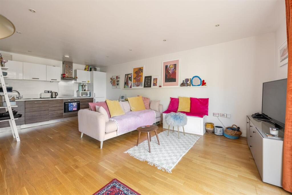 Lea Bridge Road, E5