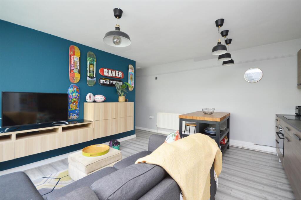 Sitting Room/Kitchen