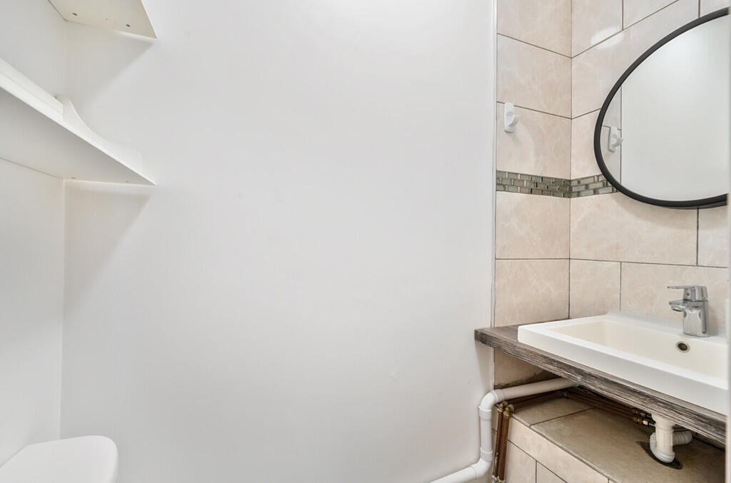 1313353-18-685a79...