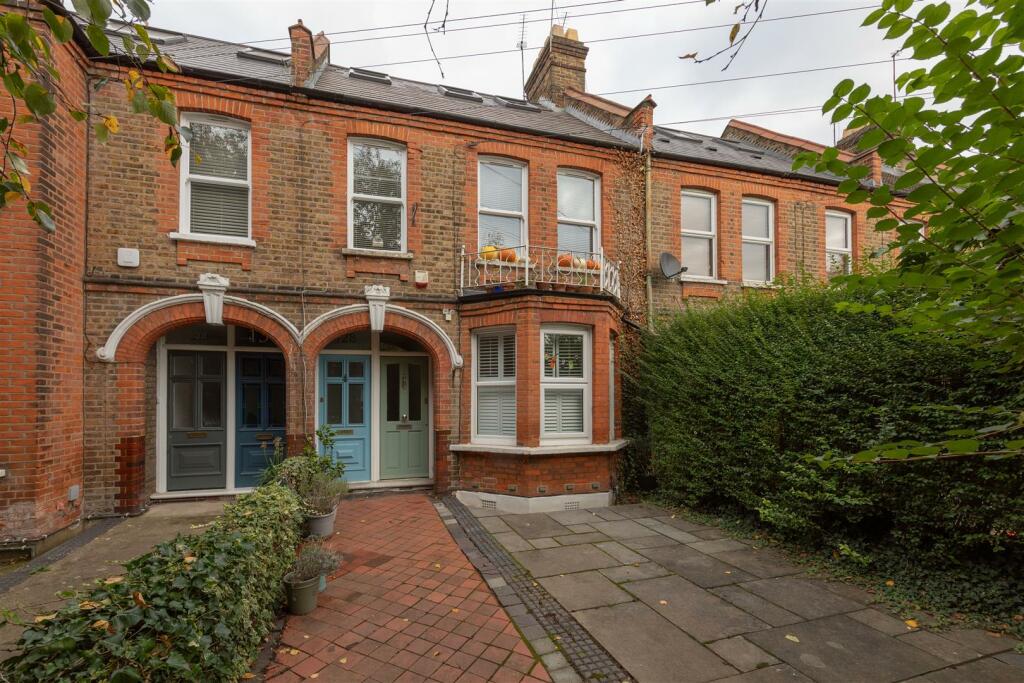 Winns Avenue, E17