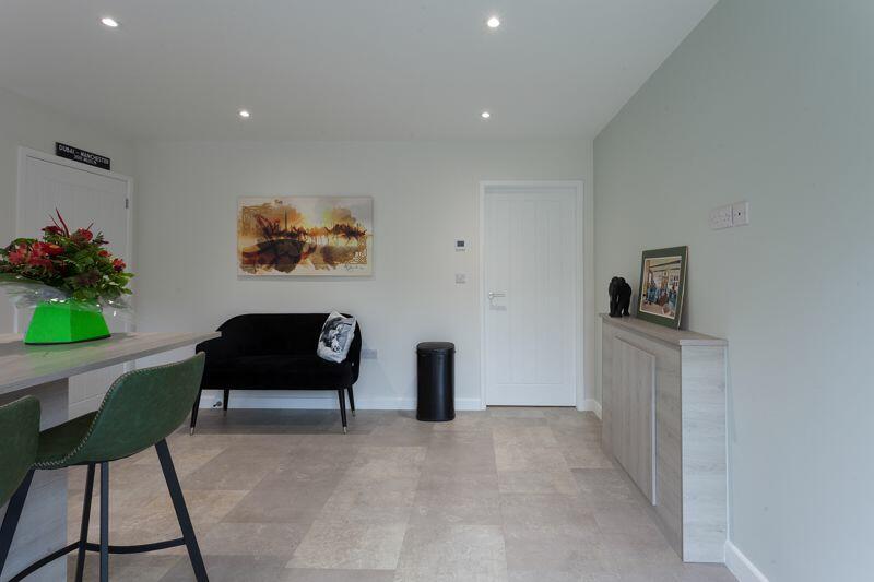 OPEN PLAN DINING KITCHEN G