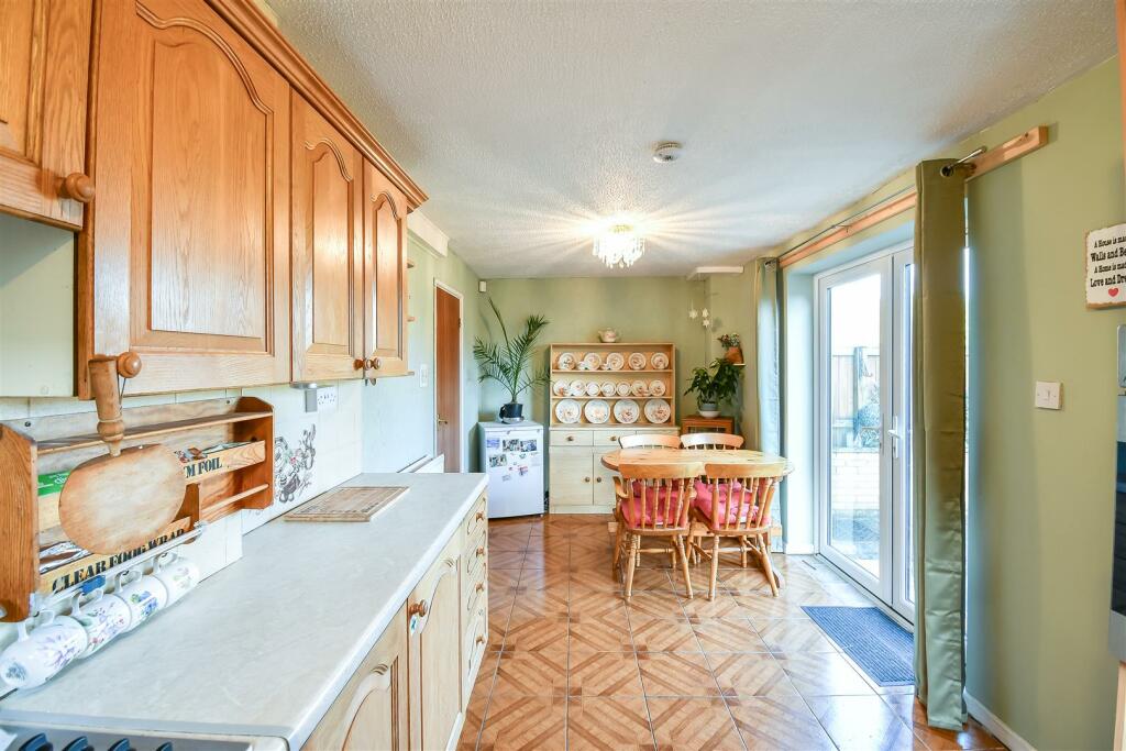 Kitchen/Dining Room