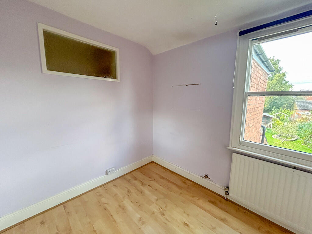 bedroom 2-2