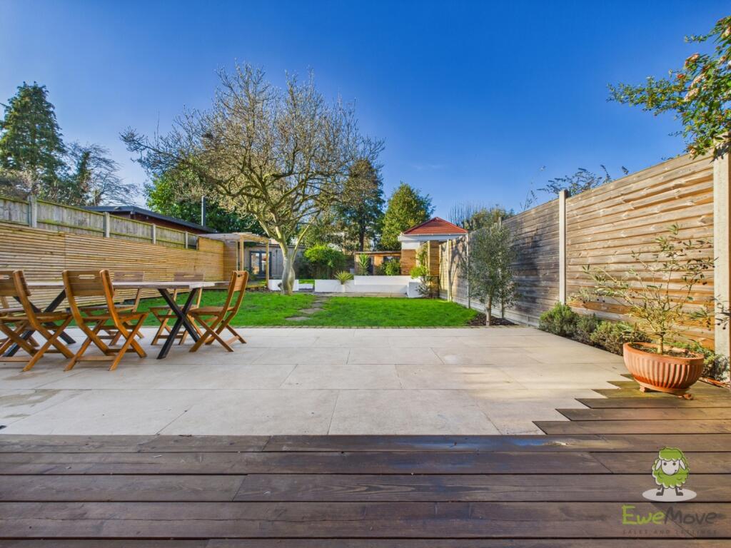 CAM01543G0-PR0167-STILL005