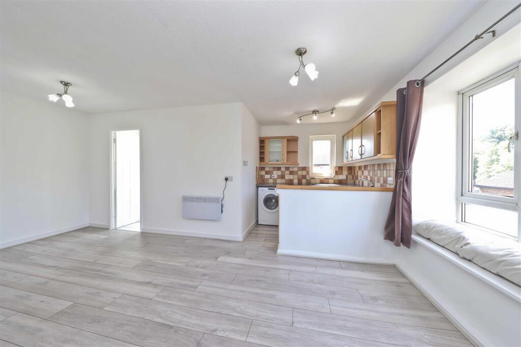 Studio room/ kitchen