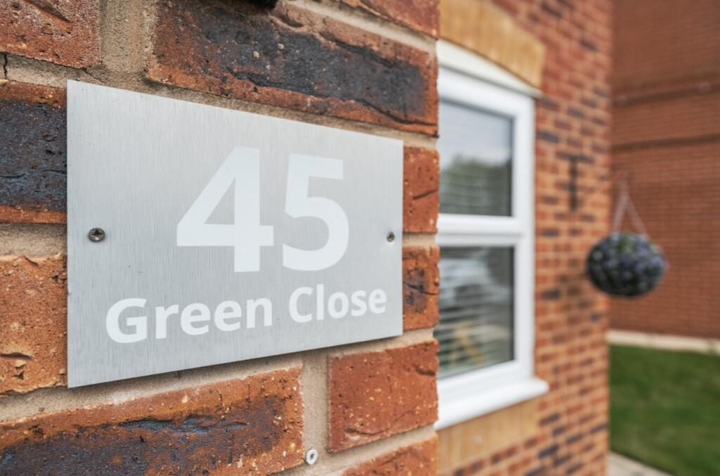 1359816-20-68d6c07c26835-ARW