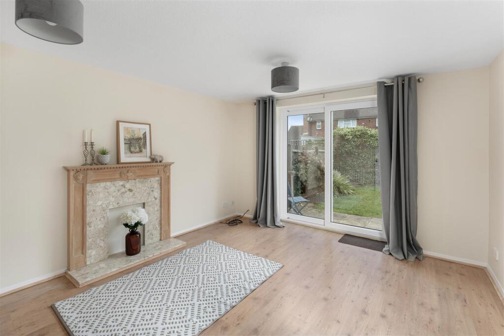 11 Heron Close, Woodford Halse-8.jpg