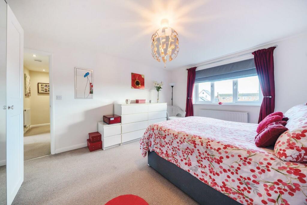 2nd view MASTER BEDROOM.jpg