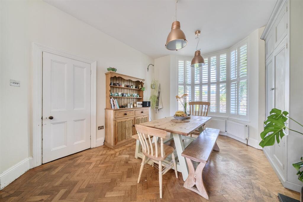 1312081-18-6855ac701d9c0-ARW1312081-35-6855ac701d9