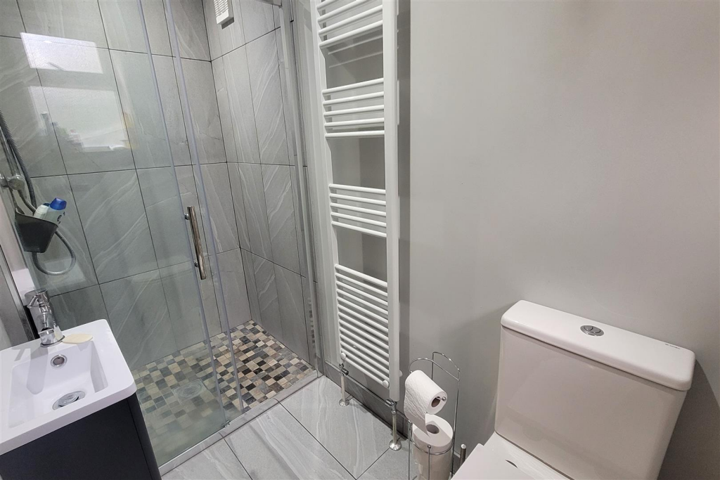 Bedroom Two Ensuite.png