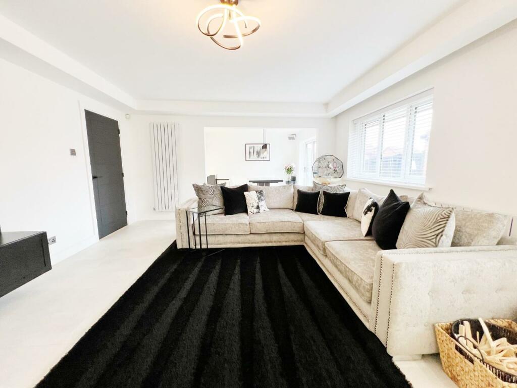 Lounge pic 6.jpg