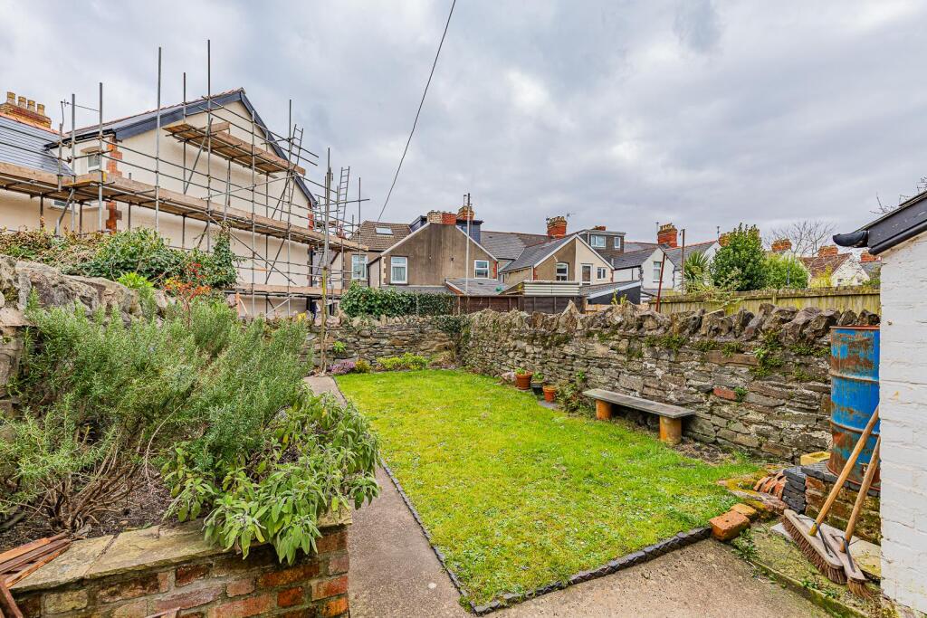 Mackintosh Place 214-19.jpg