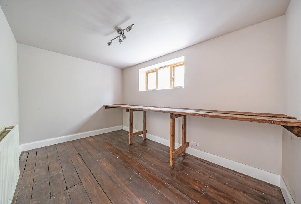 1331799-7-68922d5...