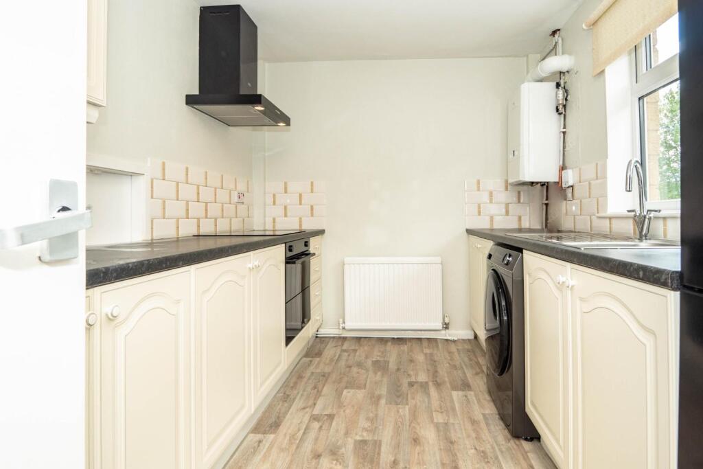 Kitchen: