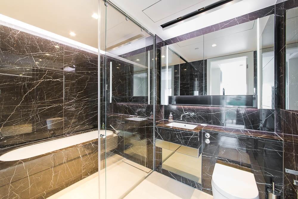 96278_000425636_I...