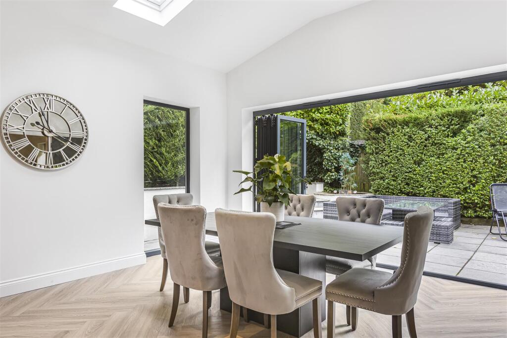 Kitchen / Breakfast Room