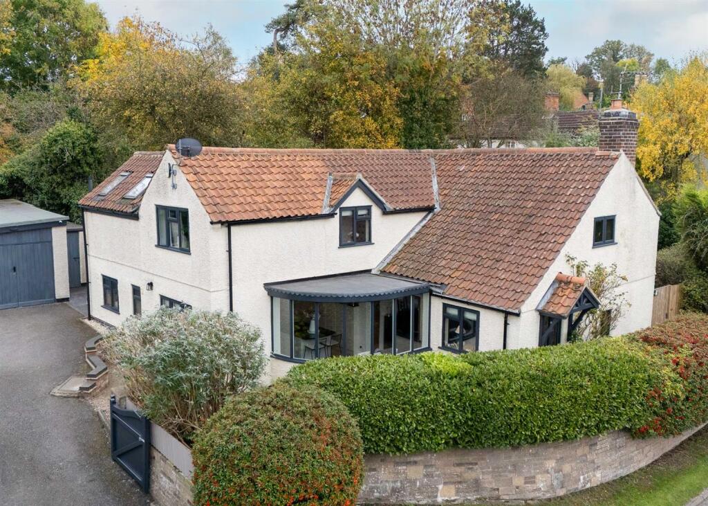 dji_fly_20251017_145824_0172_1761039393350_photo.j