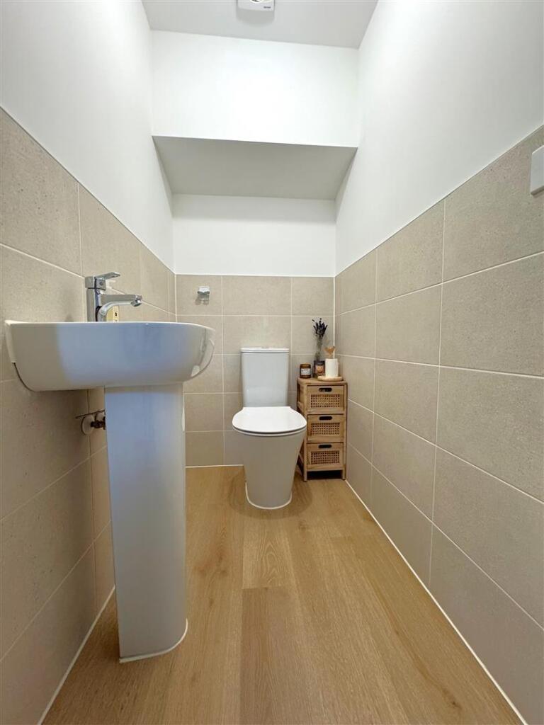 downstairs cloakroom.jpg