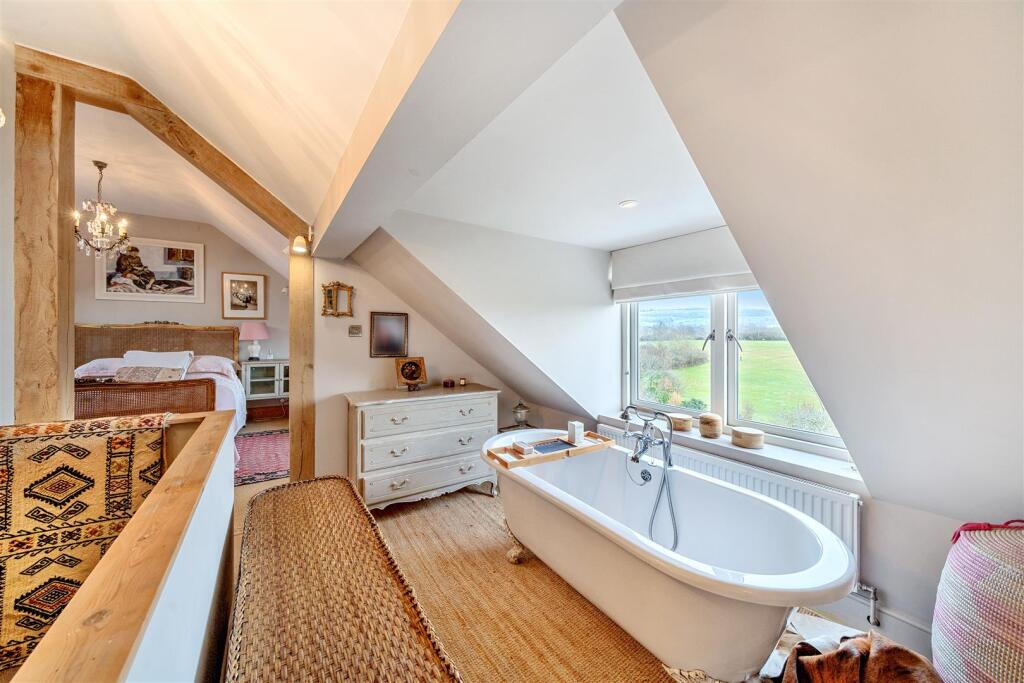 Principal Bedroom Suite
