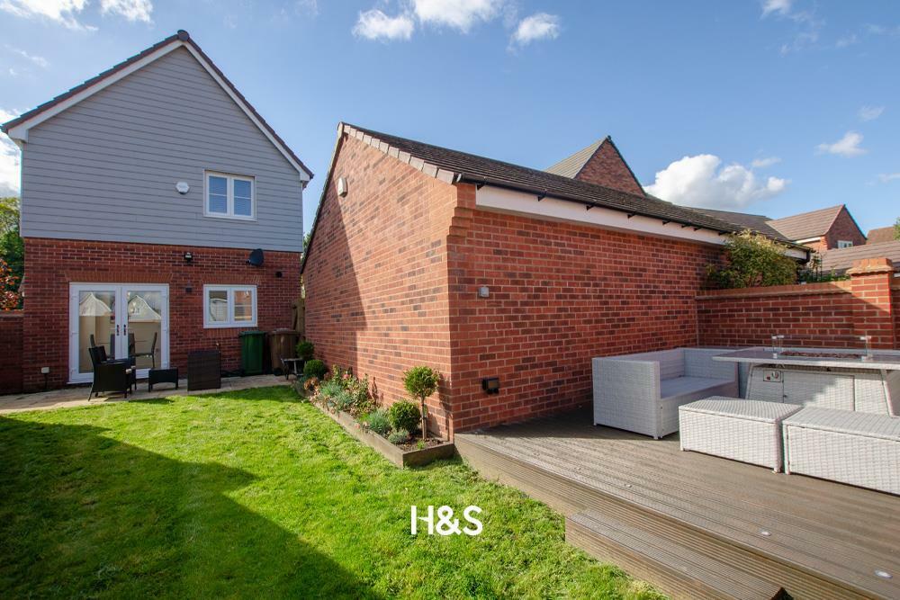 7 noble way - rear.jpg