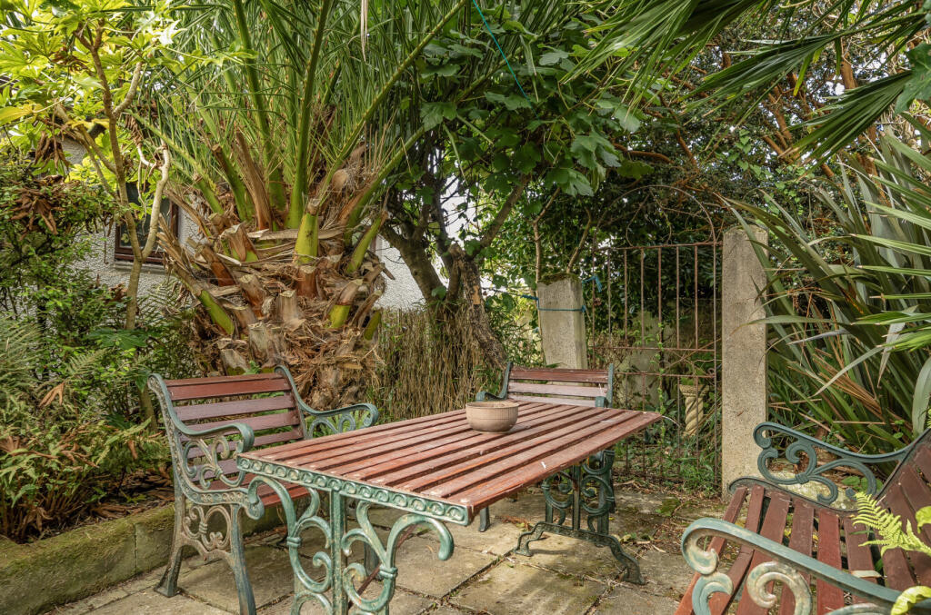 1346399-21-68bb03...