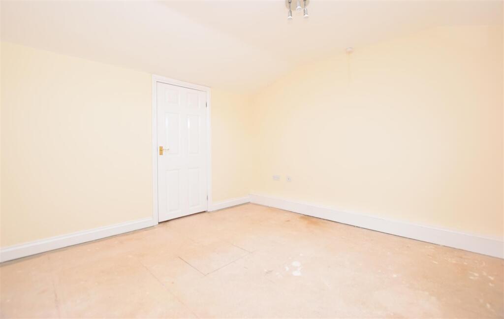 Bedroom 2.JPG