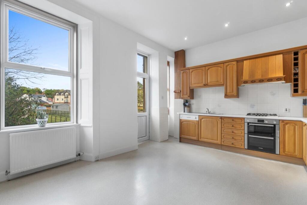 11_22 aubery cres (23).jpg