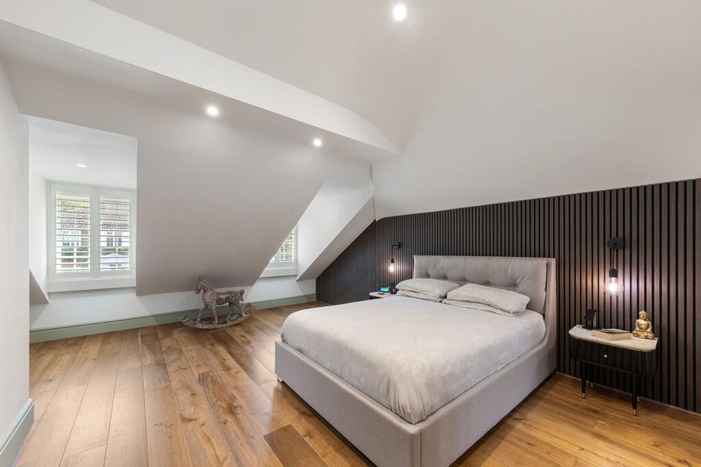 Principle bedroom