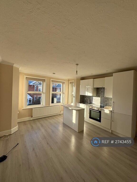 Open Plan Lounge / Kitchen
