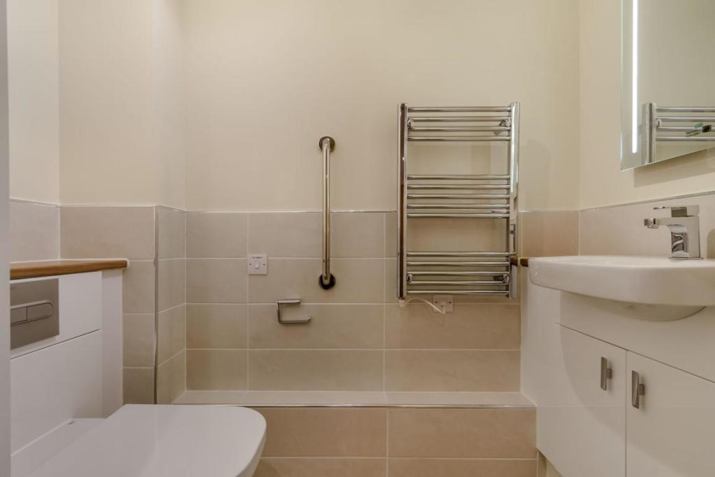 8525565-interior21 (Medium).jpg