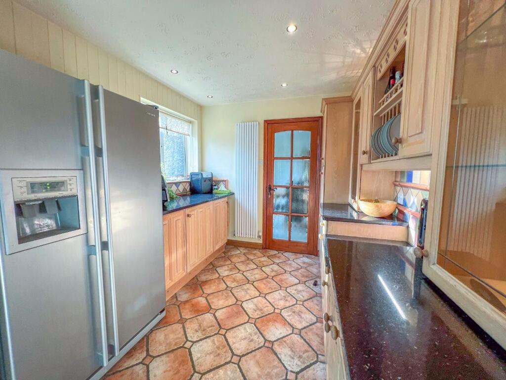 Gloucester Cl. Image-15.jpg