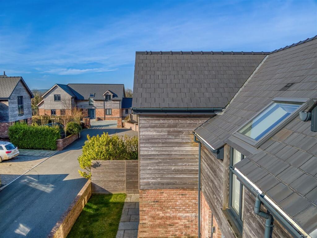 DJI_0409_HDR-DeNoiseAI-clear.jpg