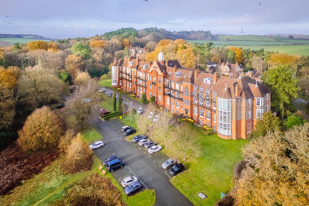 TWO BED APARTMENT...