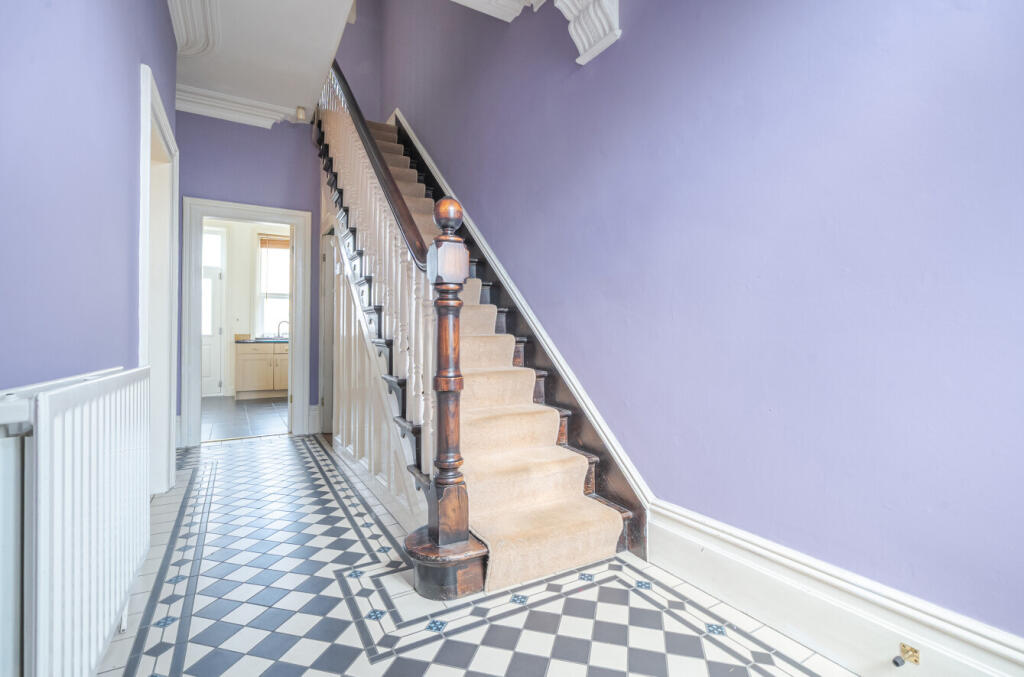 1334513-6-6895cad...