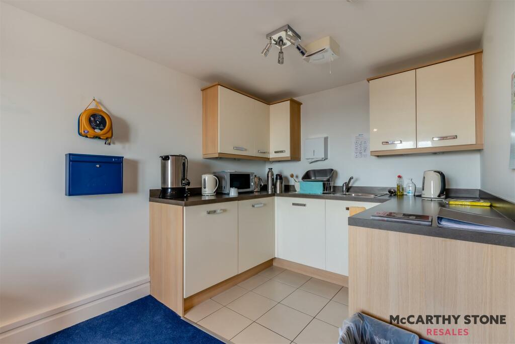 8626184-interior03.jpg