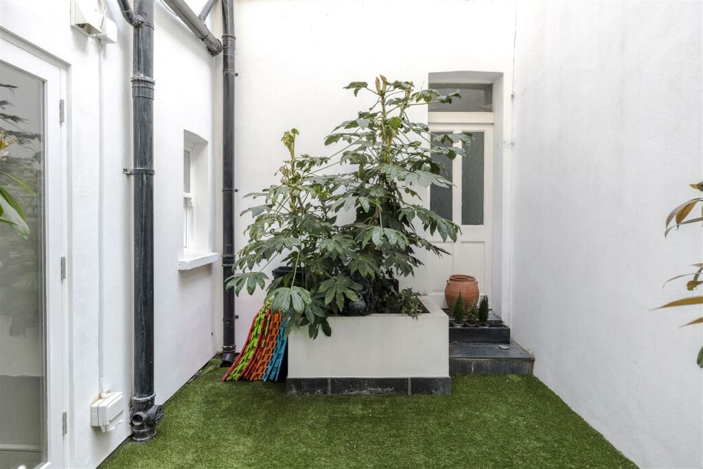 patio--1.jpg