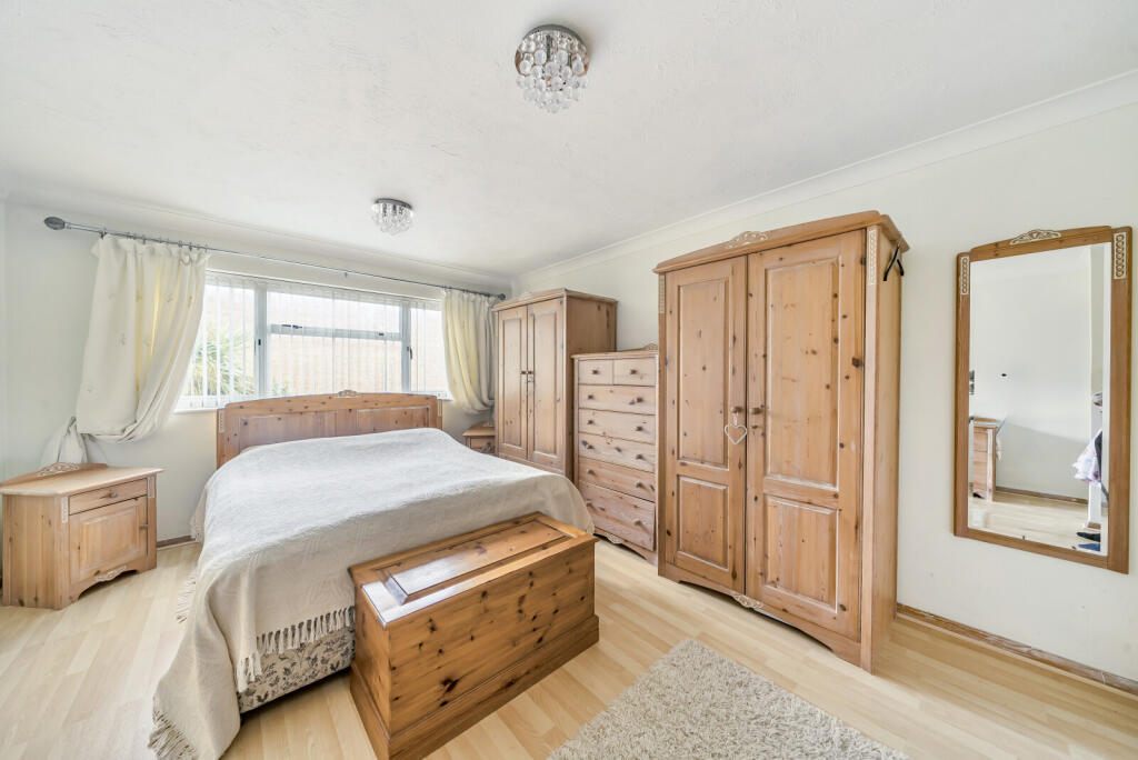 1346547-5-68b16eb...