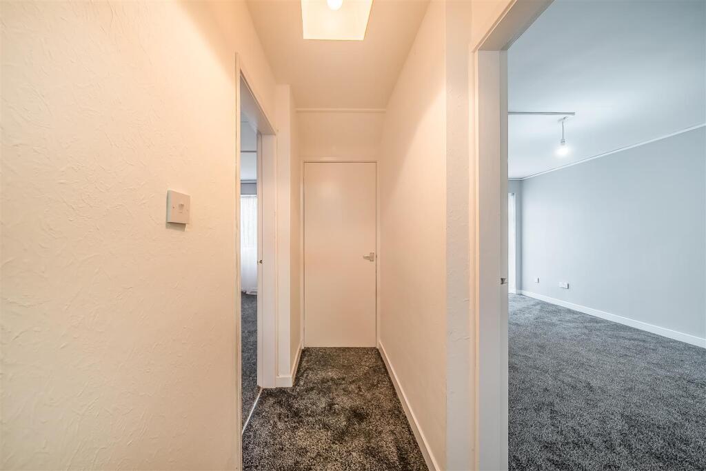 18 Cowan Close, Rugby (18).jpg