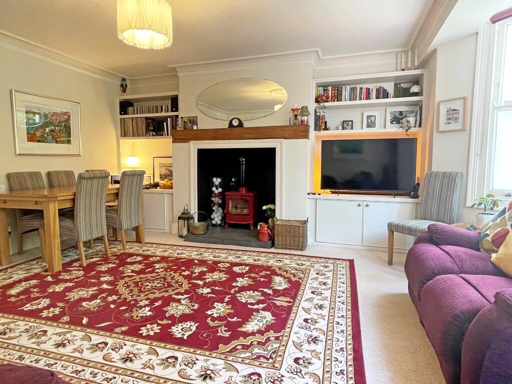 Lounge/Dining Room