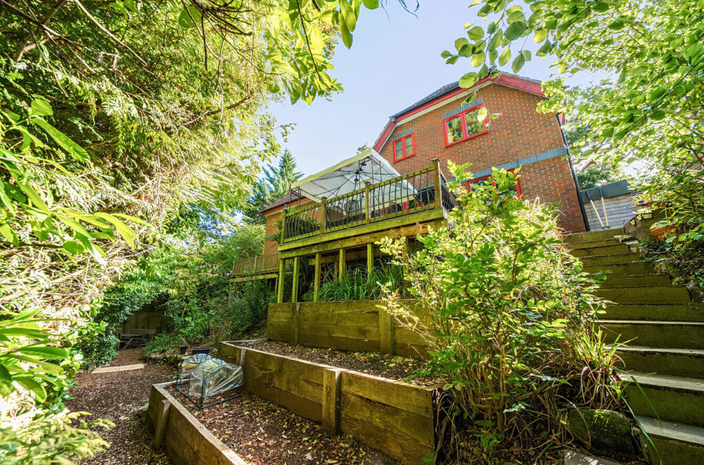 1356999-4-68d29d1...